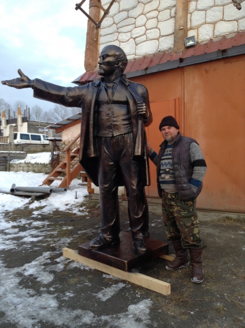 Скульптура "Ленин"